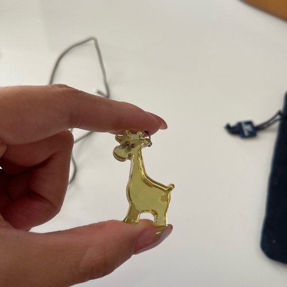 Swarovski yellow giraffe crystal preowned comes W a leather strap - Picture 1 of 7